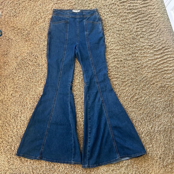 WE THE FREE Know Me Better Flare Jeans in Women's Size 27 Side Zip Flat Front - Picture 2 of 8